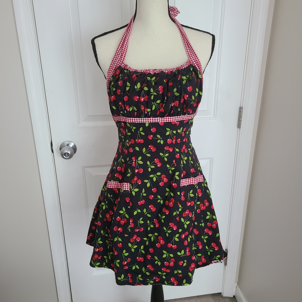 NWOT Reversible Apron Cherry Print
